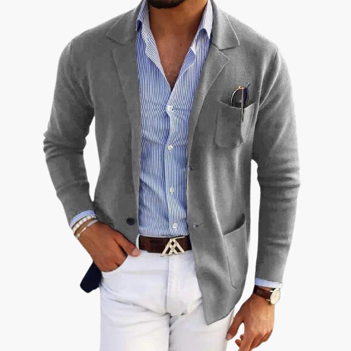 Men’s knit blazer with lapel collar and button closure
