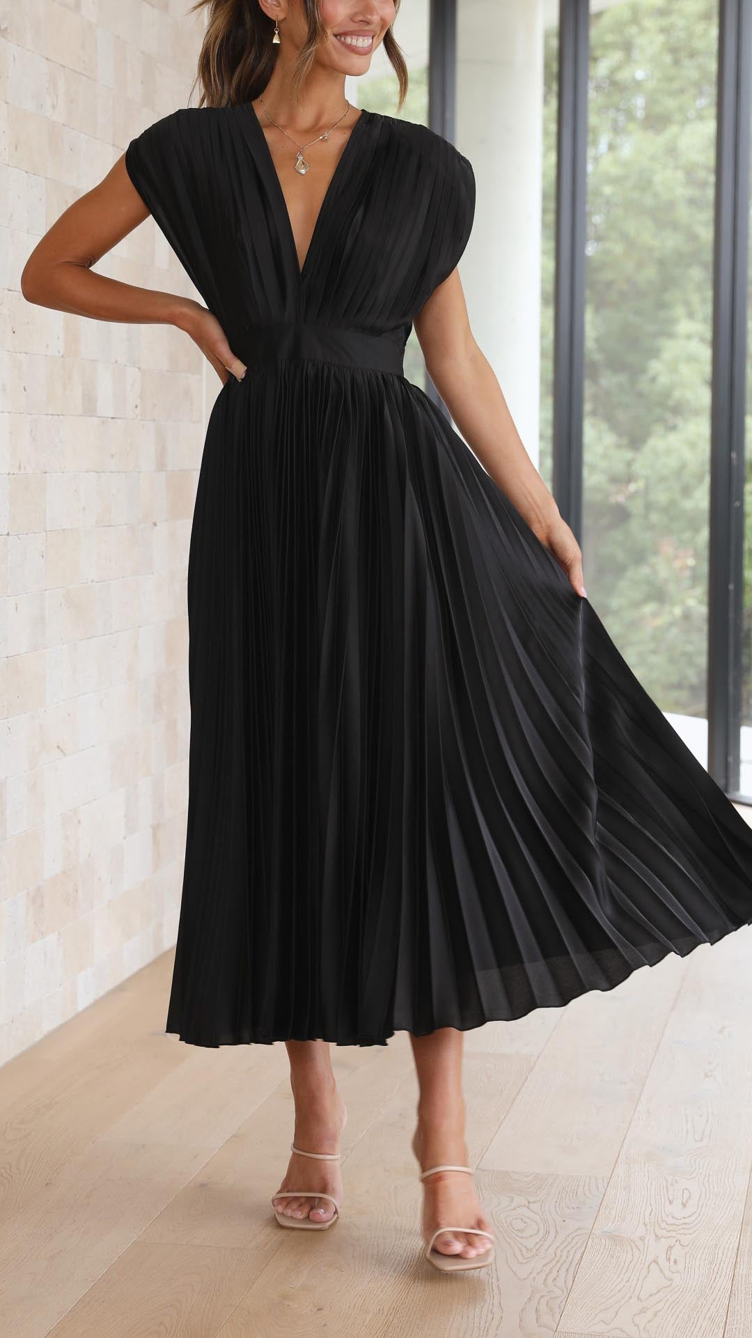 Women's Pleated Maxi Dress